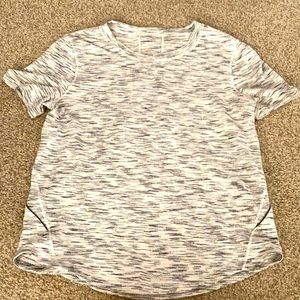 Women’s Lululemon preowned shirt, size 4
